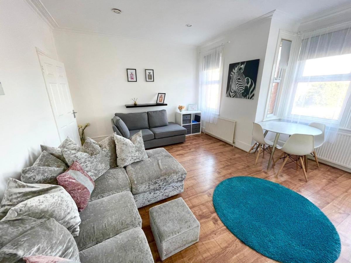 Large 3 Bedroom Modern Apartment Close To Central London Finchley Exterior photo