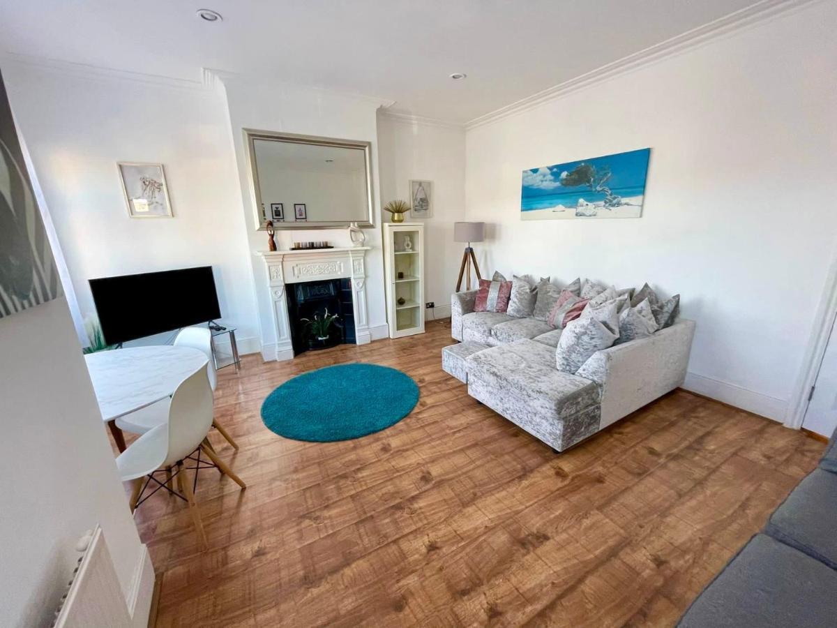 Large 3 Bedroom Modern Apartment Close To Central London Finchley Exterior photo